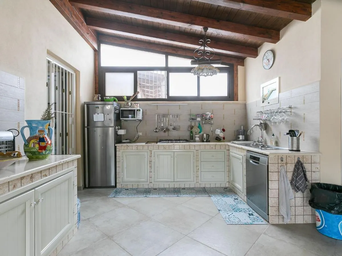 Fabulous Holiday Home In Campofelice Di Roccella With Pool