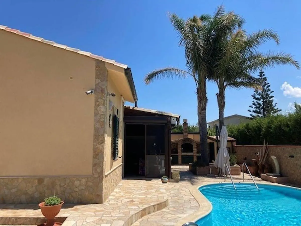 Fabulous Holiday Home in Campofelice di Roccella with Pool