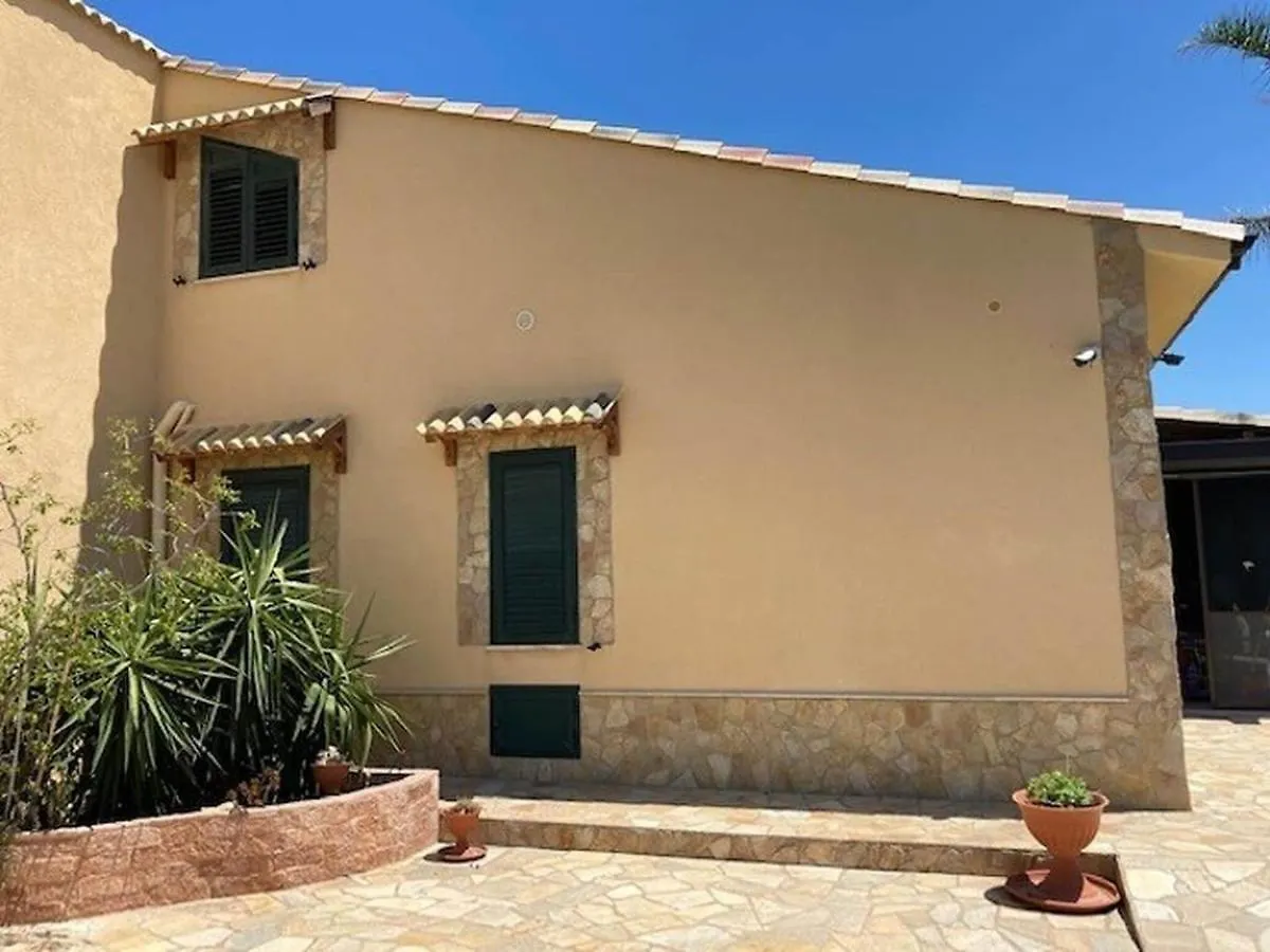 Fabulous Holiday Home In Campofelice Di Roccella With Pool