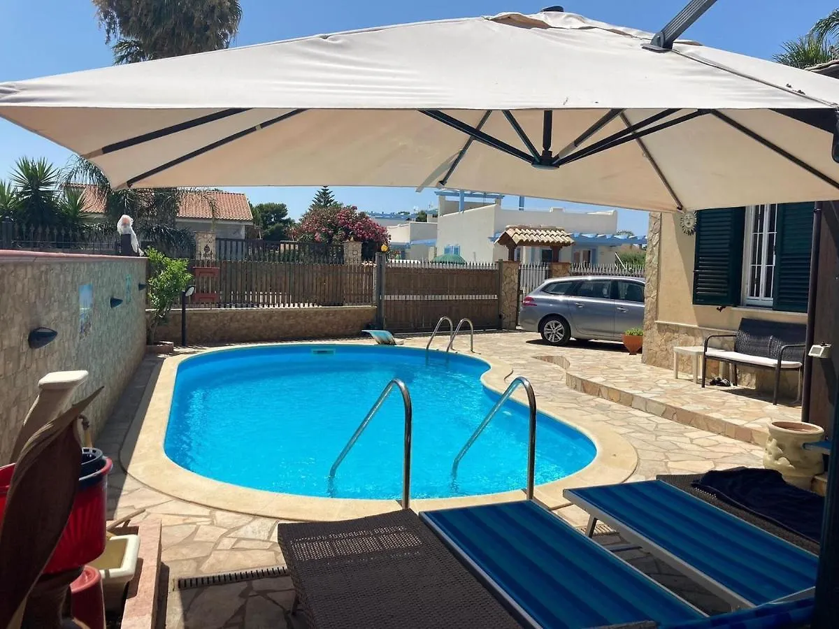 Fabulous Holiday Home in Campofelice di Roccella with Pool
