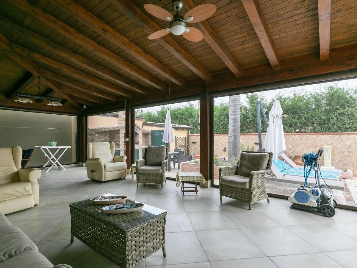 Fabulous Holiday Home in Campofelice di Roccella with Pool 0*,