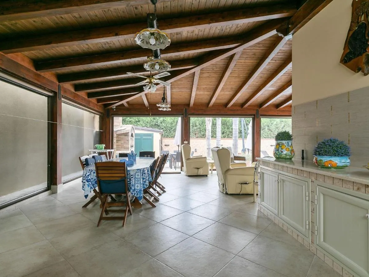Fabulous Holiday Home In Campofelice Di Roccella With Pool
